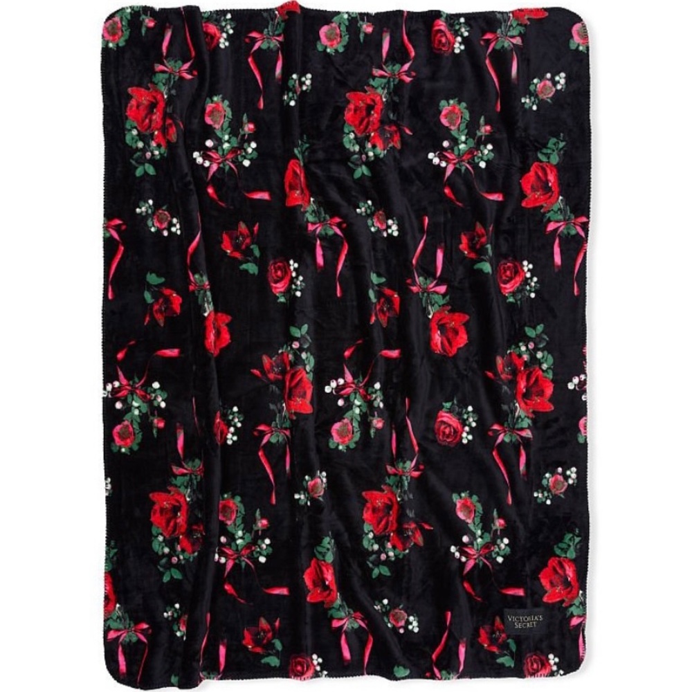 Victoria’s Secret plush fleece blanket